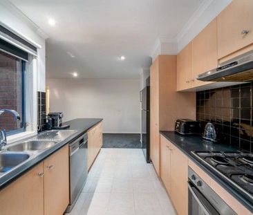 Contemporary Family Living in a Prime Lynbrook Location - Photo 1