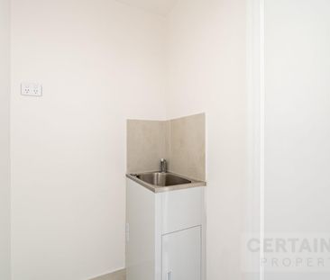 Brand New 3-Bedroom Double-Storey Home in Wollert – Ready to Move In! - Photo 4