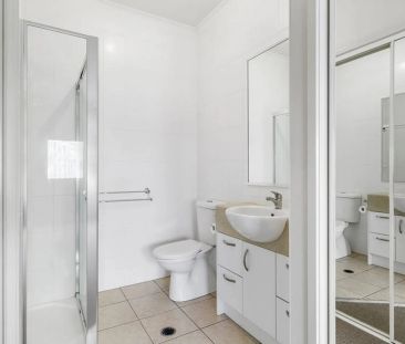 Convenient 2 bedroom apartment close to the beach. - Photo 6