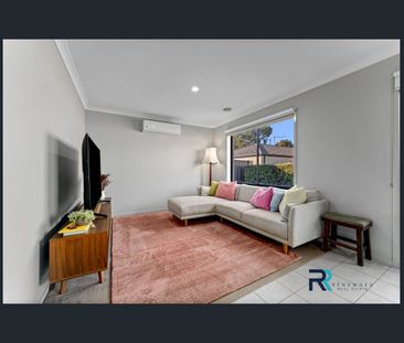 Stylish & Comfortable Family Living in Craigieburn - Photo 2