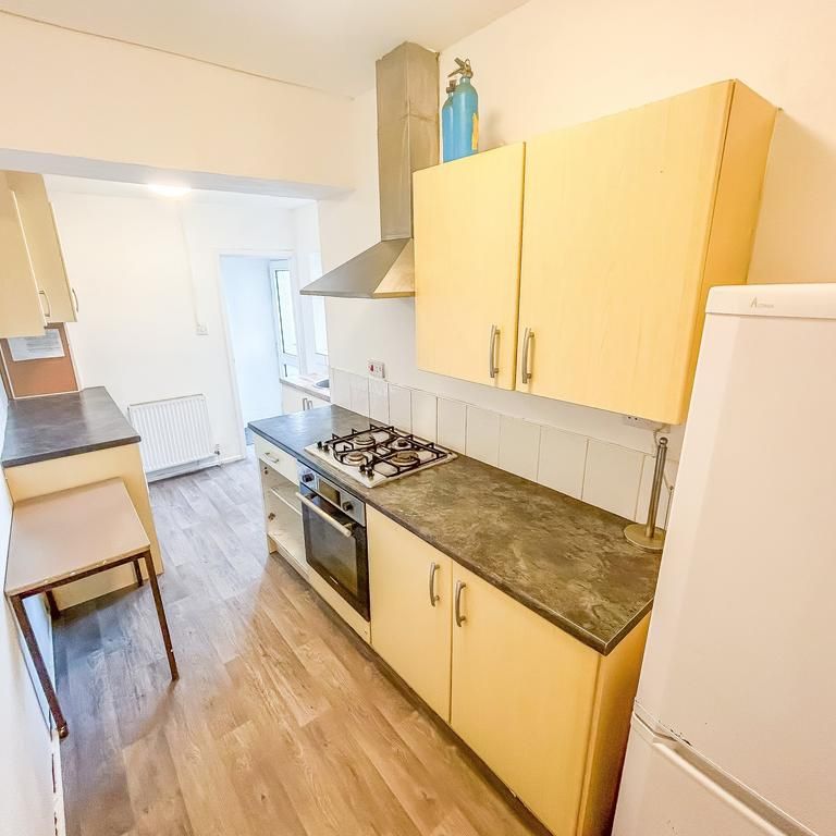 4 bedroom house share to rent - Photo 1