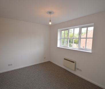 2 bedroom Cluster House - GRESLEY CLOSE, WELWYN GARDEN CITY - Photo 4