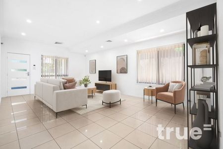 LUXURY LIVING IN BLUE RIBBON LOCATION - Photo 5