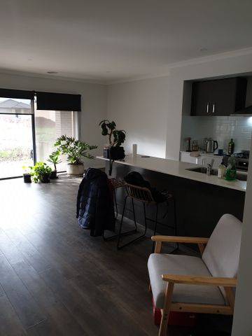 Tarneit - Photo 2