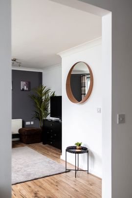 2 Bed Flat, Bursledon Road, SO19 - Photo 1