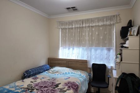 Modern 3-Bedroom Home in a Quiet, Convenient Location - Photo 5