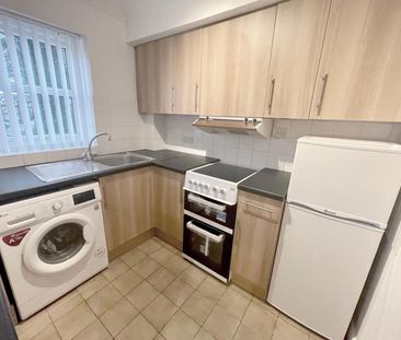 Windsor Mews, Adamsdown Square, Cardiff - Photo 3