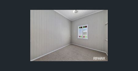 Fully Restored 3 bedroom Queenslander with sunroom - short walk to town. - Photo 2