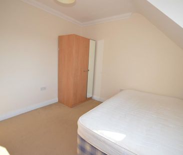 4 bedroom detached house to rent - Photo 2