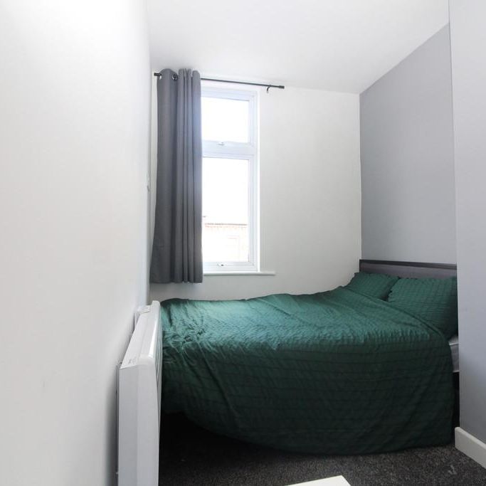 1 bedroom in a house share to rent - Photo 1