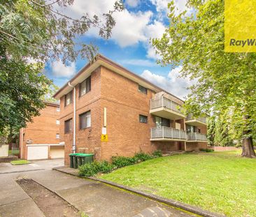 Peaceful & Private Two-Bedroom Unit in a Leafy Setting - Photo 5
