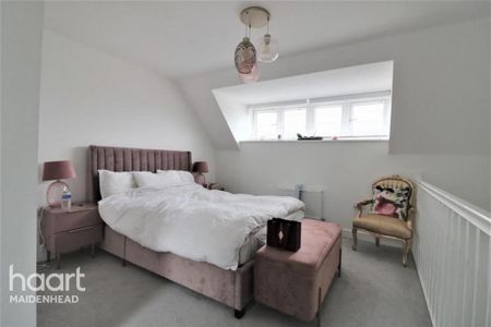 4 bedroom semi-detached house to rent - Photo 5