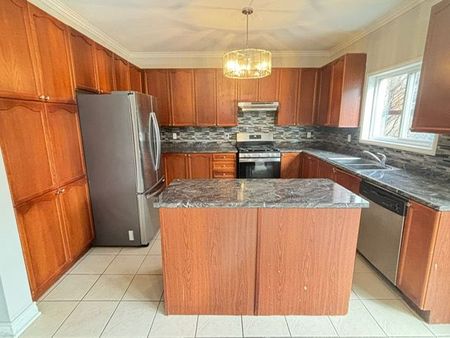 For Lease - 31 Williamson Drive, Ajax, Ontario - Photo 2