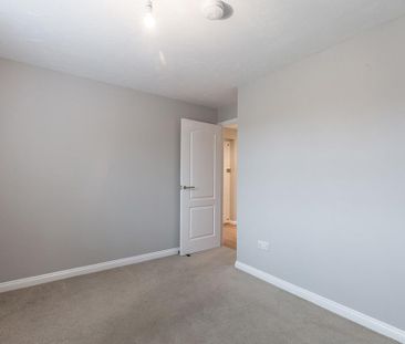 2 bedroom ground floor flat to rent - Photo 5