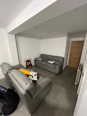 En-Suite Room, Ridgeway Street, BT95FB, Belfast - Photo 3