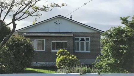 Character Home Close to Town - Photo 4