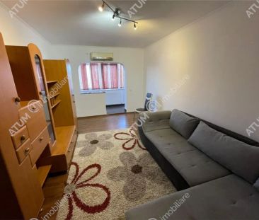 De inchiriat apartament cu 3 camere decomandate si balcon tip loggie in zona Vasile Aaron Sibiu - Photo 4