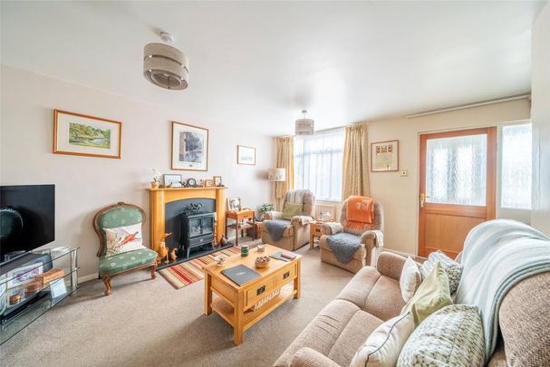 3 bedroom end of terrace house to rent - Photo 1