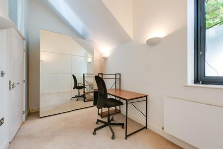 3 bedroom flat to rent - Photo 2