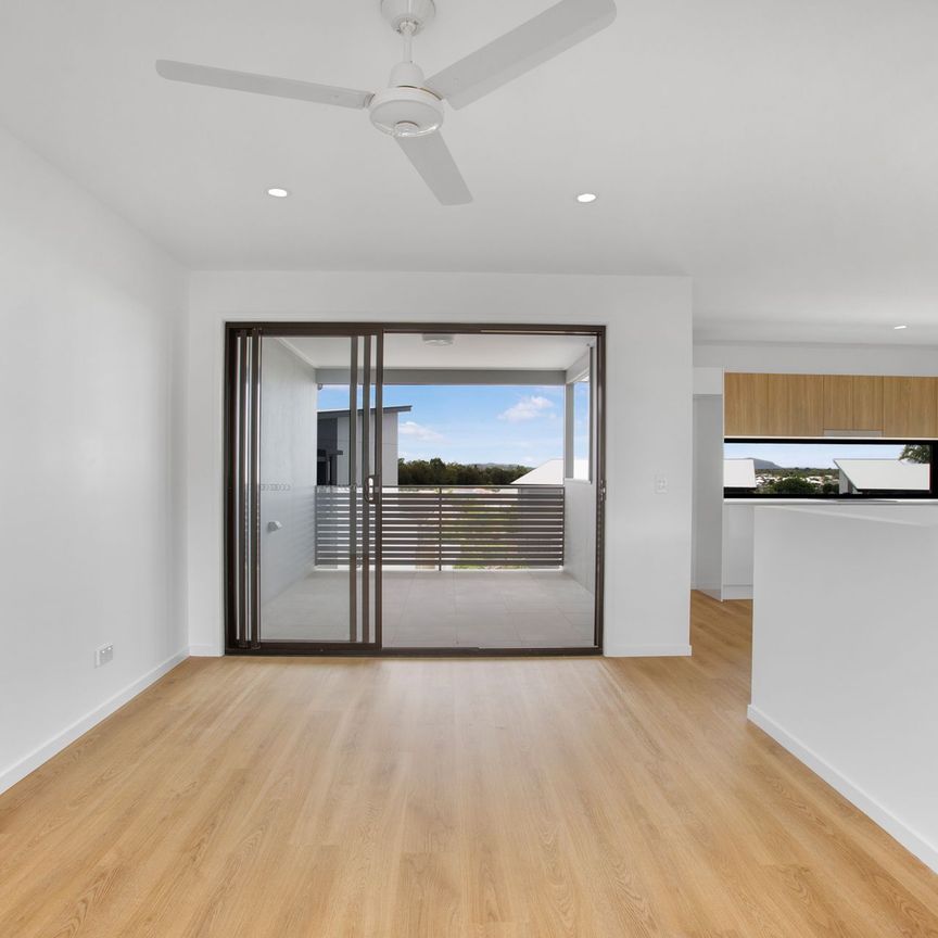 Brand New Modern Townhouse in Fantastic Location&excl; - Photo 1