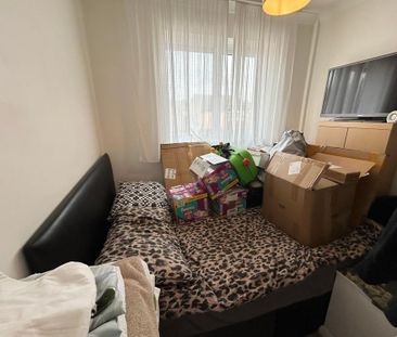 3 bedroom semi-detached house to rent - Photo 6