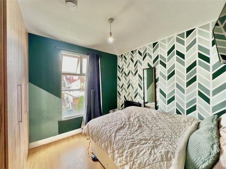 4 bedroom terraced house to rent - Photo 3