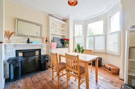 3 bedroom flat to rent - Photo 3