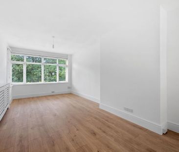 4 bedroom semi-detached house to rent - Photo 4