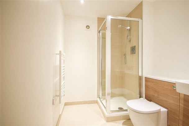 Well presented 1 bedroom ground floor apartment situated within walking distance of the River Cam, the Grafton and Beehive shopping centre. Electric heating. Unfurnished. - Photo 1