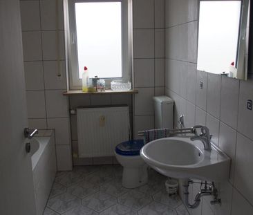 Helle 4-Zimmer-Obergeschosswohnung mit Balkon in Heßdorf - Photo 1