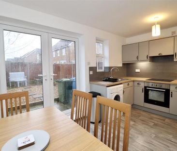 2 bedroom end of terrace house to rent - Photo 3