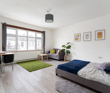 Victorian house in the heart of Wood Green, Zone 3 Room 4 - Photo 5