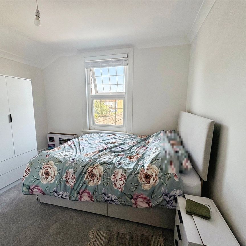 Maybury Road, Woking, Surrey, GU21 5JR - Photo 1