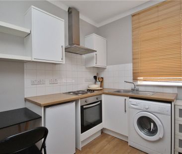 Baillie Road, Guildford, Surrey, GU1 3LN - Photo 3