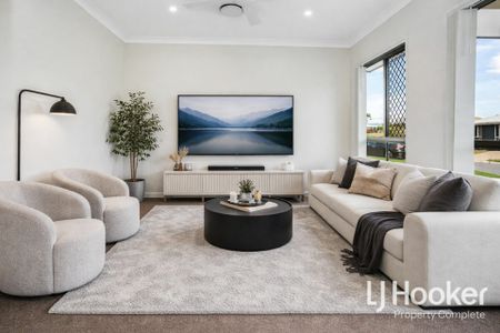 Spacious Family Home - Ducted Air Conditioning - Immediate Walk to Buxton Park - Photo 4