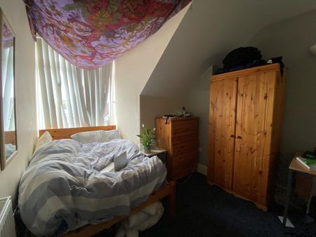 4 bedroom flat to rent - Photo 5