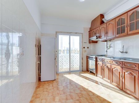 Santa Iria de Azoia, Lisbon - Photo 4