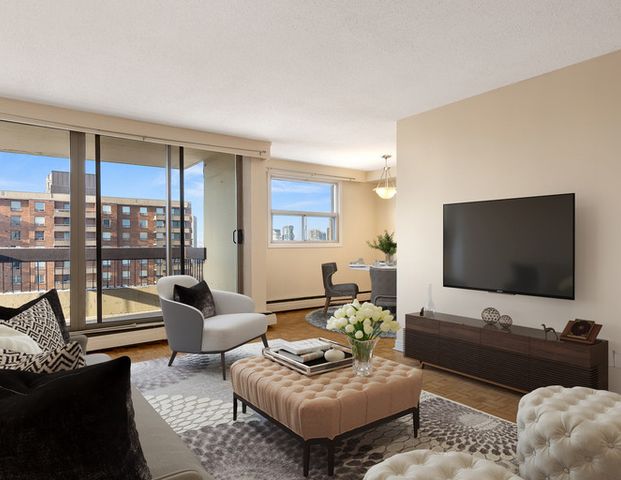 The Lamplighter | 40 The Driveway, Ottawa - Photo 1