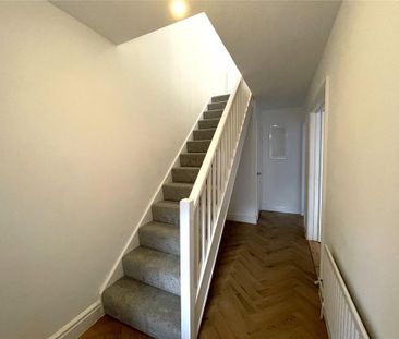 3 bedroom end of terrace house to rent - Photo 4