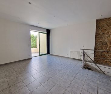 Location Appartement 4 pièces 91m² COUZON AU MONT D OR 69270 - Photo 3