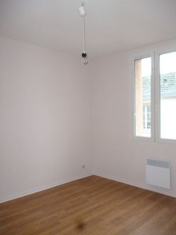 Location Appartement 2 pièces 45m² ELBEUF 76500 - Photo 2