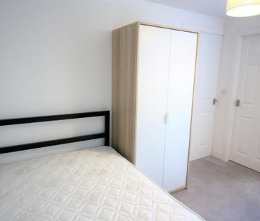 4 bedroom private hall to rent - Photo 4