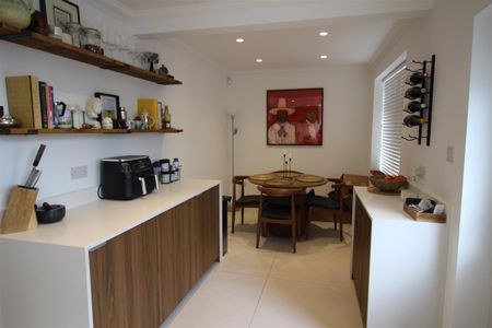 3 Bedroom Terraced House for Rent - Photo 5