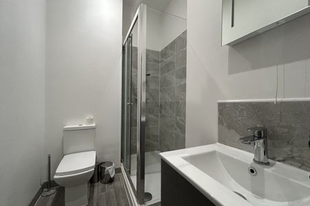 Dudley Road, BRIERLEY HILL - Photo 2