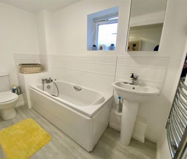 2 bedroom flat to rent - Photo 4