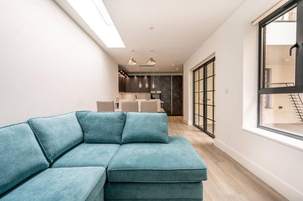 3 bedroom flat to rent - Photo 1