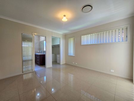 Modern, Spacious, and Perfectly Positioned - Photo 3