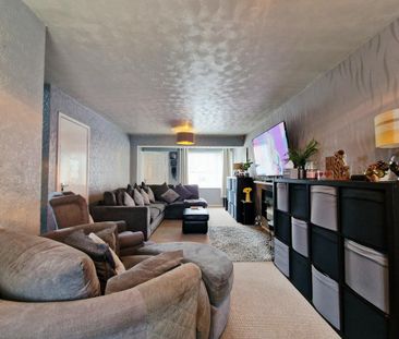 4 bedroom detached house to rent - Photo 6