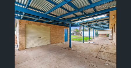 Family-Friendly 4-Bedroom Home in Prime Estella Location - Photo 2