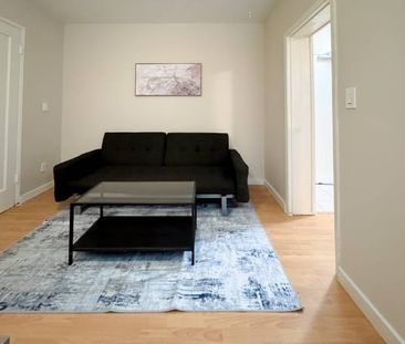 Pet Friendly-Available March 1st -Furnished 1 Bedroom @ 935 Jervis - Photo 1